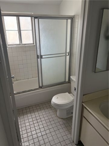13550 Foothill Boulevard 3, Sylmar, CA 91342