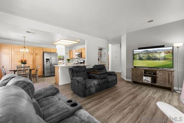 844 Rio Claro, Oceanside, CA 92057