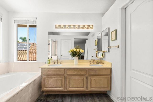 844 Rio Claro, Oceanside, CA 92057