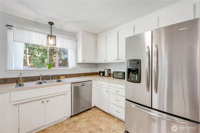 40 Candace Road, Port Hadlock, WA 98339