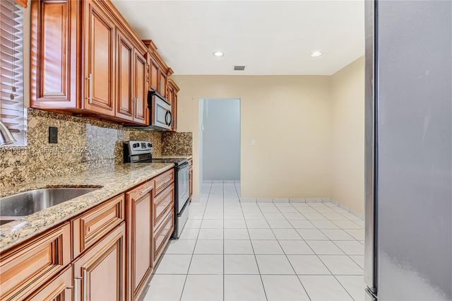 12231 SW 191st Ter, Miami, FL 33177