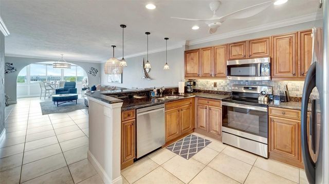 1125 W PEPPERTREE DRIVE 705, Sarasota, FL 34242