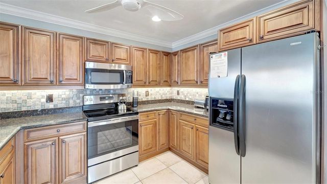 1125 W PEPPERTREE DRIVE 705, Sarasota, FL 34242