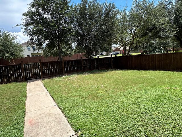 8211 Gran Villa Drive, Cypress, TX 77433