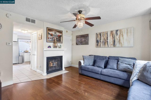 4 Sheffield Ct, San Pablo, CA 94806