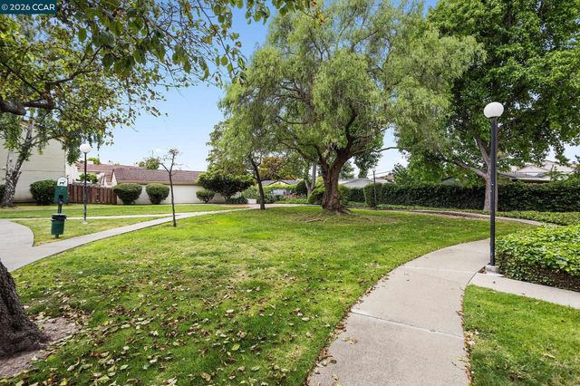 4 Sheffield Ct, San Pablo, CA 94806