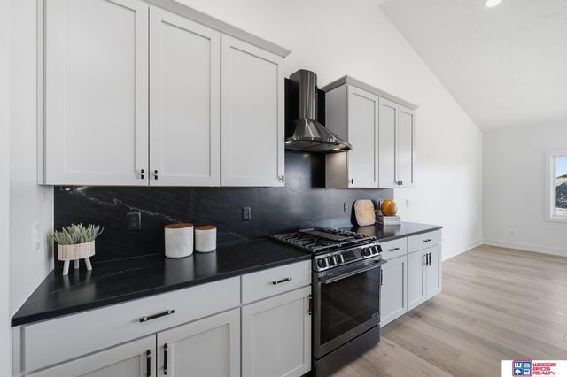 9350 S 86th Street, Lincoln, NE 68526