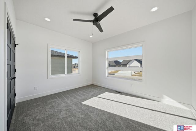 9350 S 86th Street, Lincoln, NE 68526