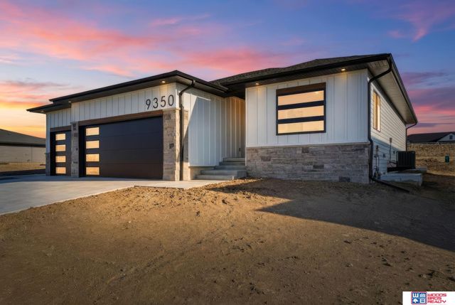 9350 S 86th Street, Lincoln, NE 68526