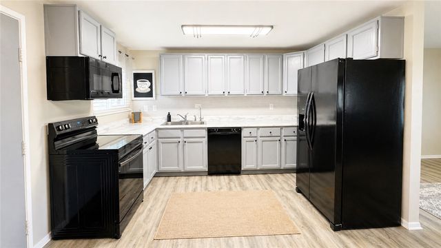 2701 Jomar Avenue, Moraine, OH 45439