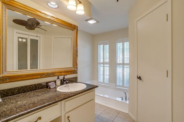 116 Robinwood Lane, Azle, TX 76020