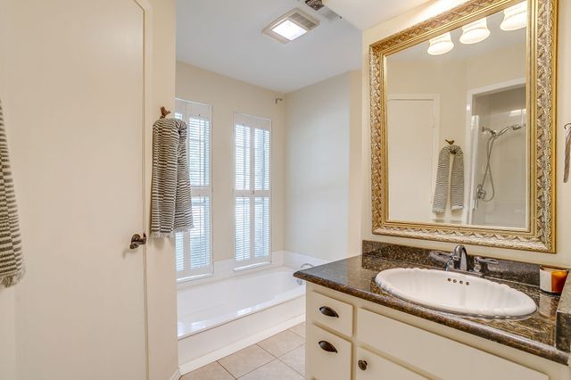 116 Robinwood Lane, Azle, TX 76020