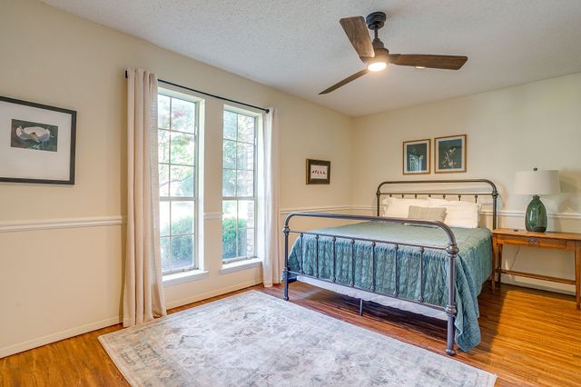 116 Robinwood Lane, Azle, TX 76020