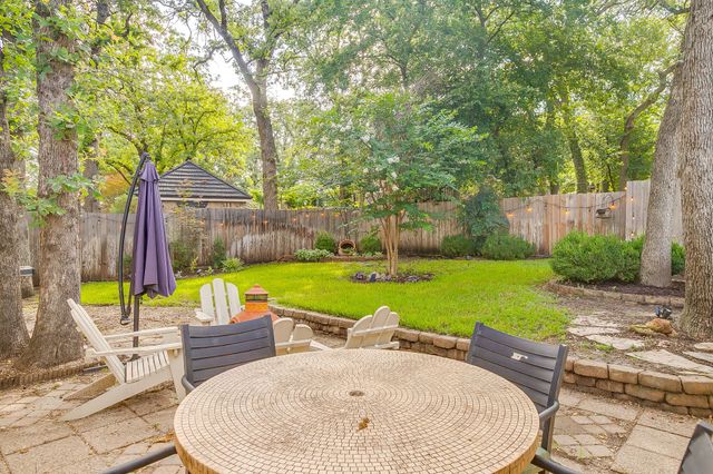116 Robinwood Lane, Azle, TX 76020