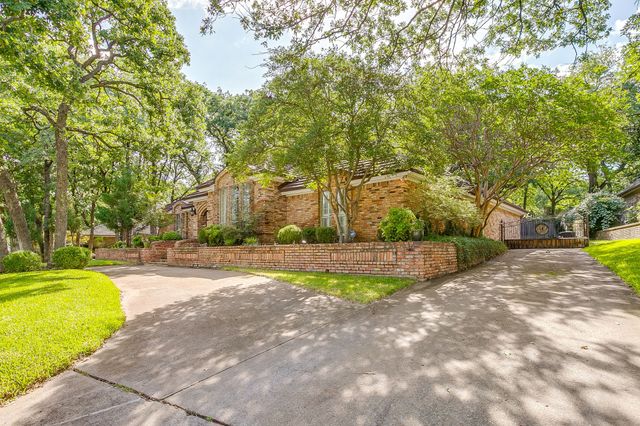 116 Robinwood Lane, Azle, TX 76020