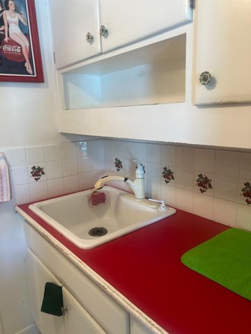 702 N Federal Highway B6, Lake Worth Beach, FL 33460