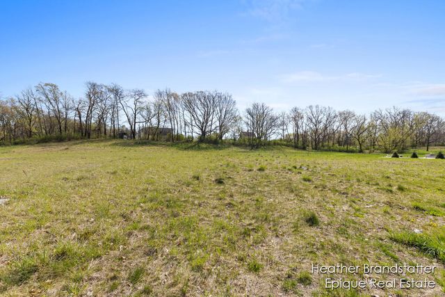 5000 Hickory Pointe Wds, Ada, MI 49301