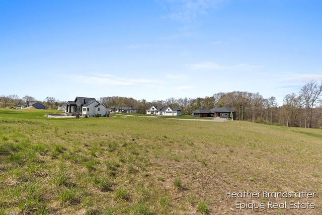 5000 Hickory Pointe Wds, Ada, MI 49301