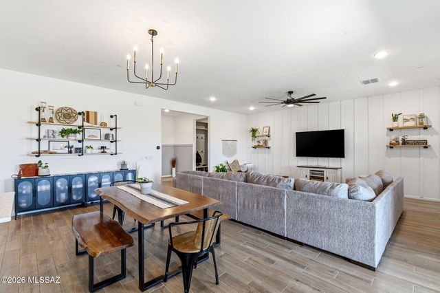 12866 E Tortoise Pointe Drive, Vail, AZ 85641