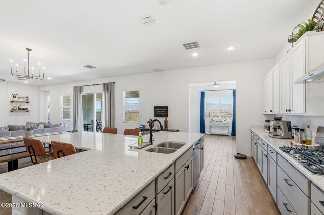 12866 E Tortoise Pointe Drive, Vail, AZ 85641