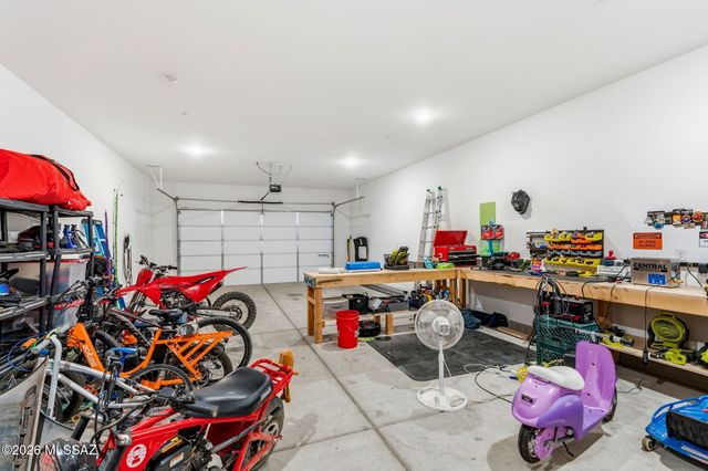 12866 E Tortoise Pointe Drive, Vail, AZ 85641