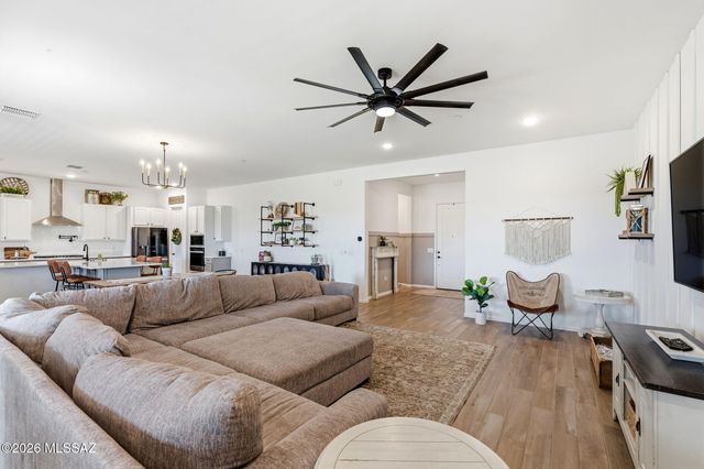 12866 E Tortoise Pointe Drive, Vail, AZ 85641