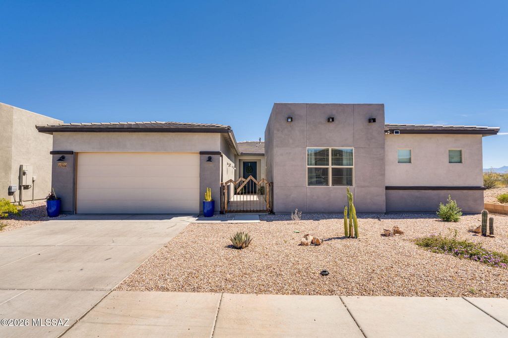 12866 E Tortoise Pointe Drive, Vail, AZ 85641