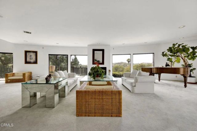 1742 Hill Drive, South Pasadena, CA 91030