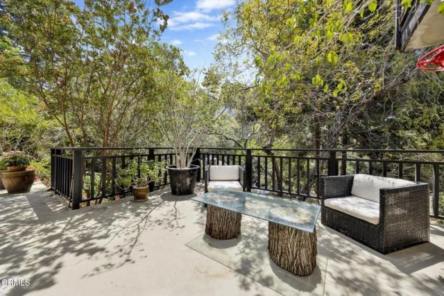 1742 Hill Drive, South Pasadena, CA 91030