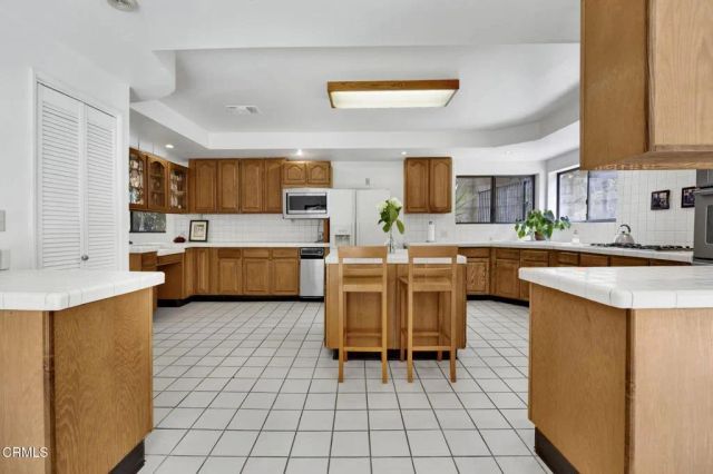 1742 Hill Drive, South Pasadena, CA 91030