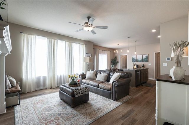 27407 E Sycamore Street, Lee's Summit, MO 64086