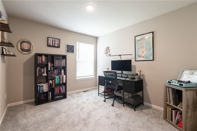 27407 E Sycamore Street, Lee's Summit, MO 64086