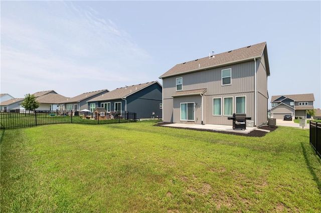 27407 E Sycamore Street, Lee's Summit, MO 64086