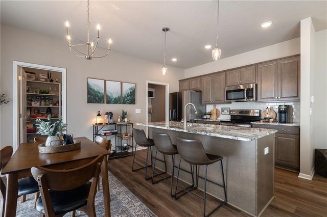 27407 E Sycamore Street, Lee's Summit, MO 64086