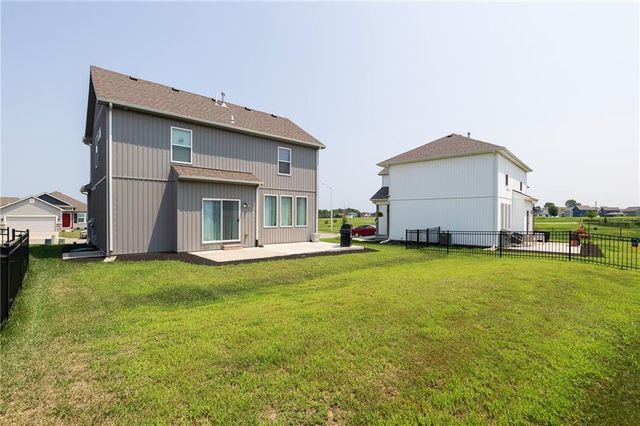 27407 E Sycamore Street, Lee's Summit, MO 64086