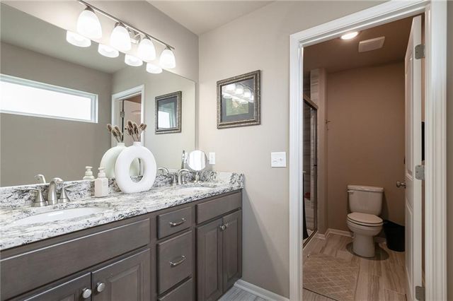 27407 E Sycamore Street, Lee's Summit, MO 64086