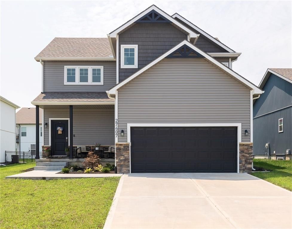 27407 E Sycamore Street, Lee's Summit, MO 64086