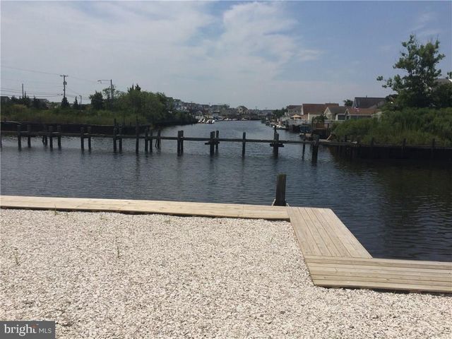 7 W PLAYHOUSE DR, Tuckerton, NJ 08087