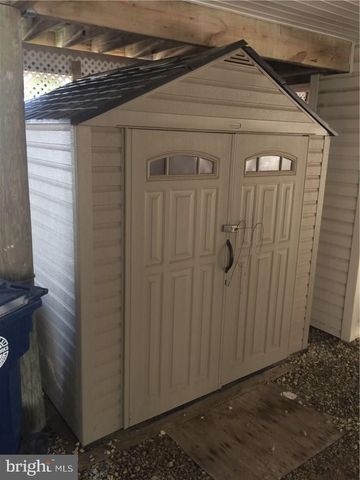 7 W PLAYHOUSE DR, Tuckerton, NJ 08087