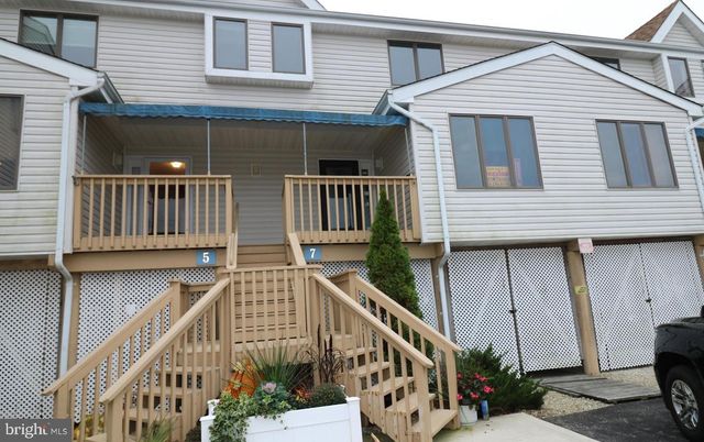 7 W PLAYHOUSE DR, Tuckerton, NJ 08087