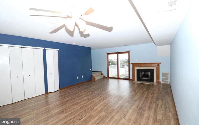 7 W PLAYHOUSE DR, Tuckerton, NJ 08087