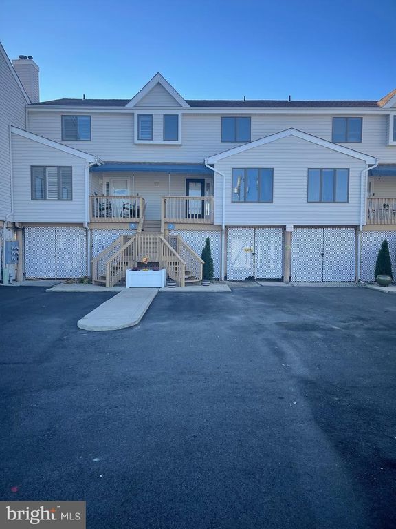 7 W PLAYHOUSE DR, Tuckerton, NJ 08087