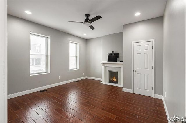 7915 S Broadway, St Louis, MO 63111