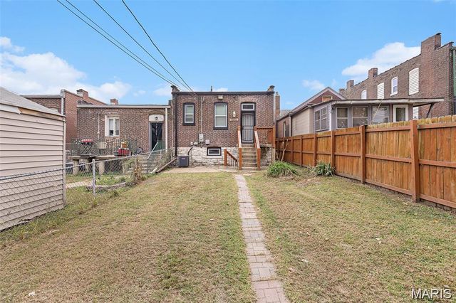 7915 S Broadway, St Louis, MO 63111