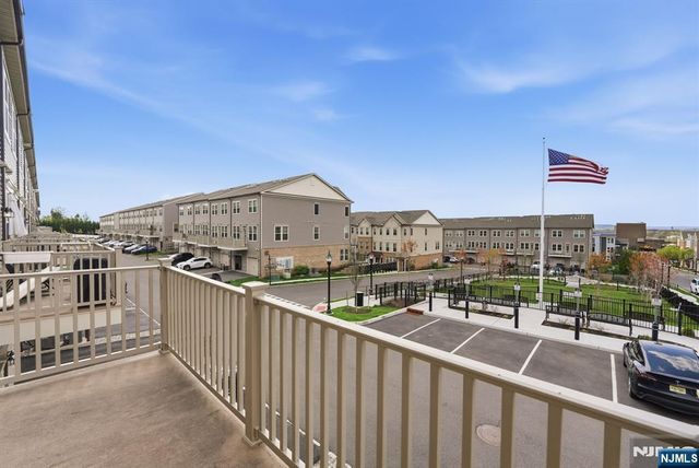 3 Arnold Drive, Wood Ridge, NJ 07075