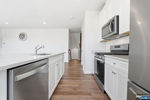 3 Arnold Drive, Wood Ridge, NJ 07075