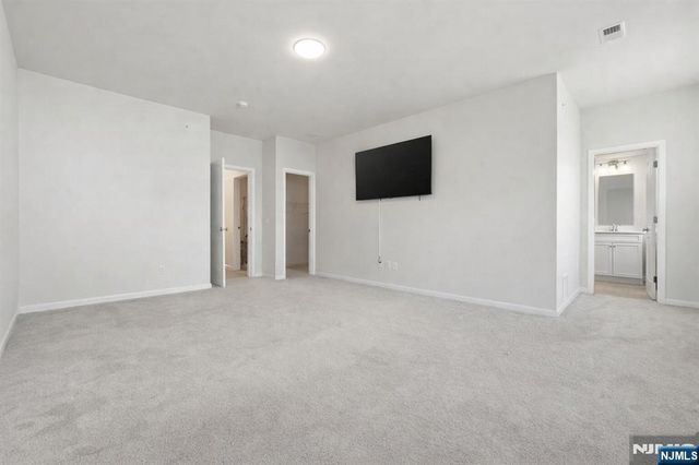 3 Arnold Drive, Wood Ridge, NJ 07075