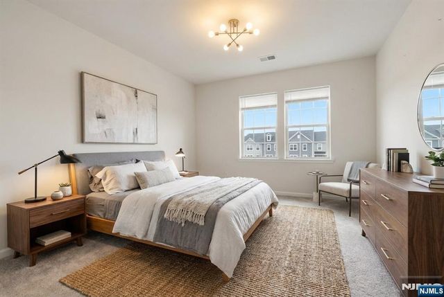 3 Arnold Drive, Wood Ridge, NJ 07075