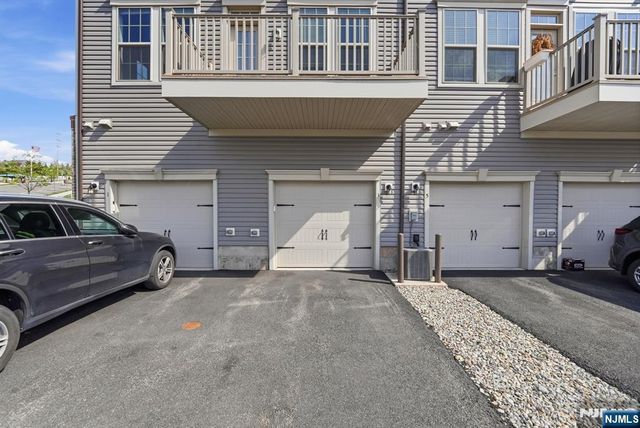 3 Arnold Drive, Wood Ridge, NJ 07075