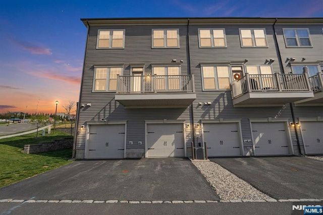 3 Arnold Drive, Wood Ridge, NJ 07075